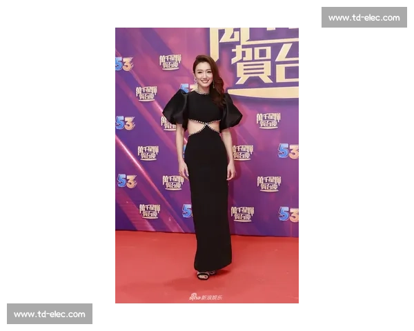 李娜旗袍坐镇晚宴,卡琳斯卡娅美出圈!香港网赛星光浓 李娜旗袍坐镇晚宴,卡琳斯卡娅美出圈!香港网赛星光浓