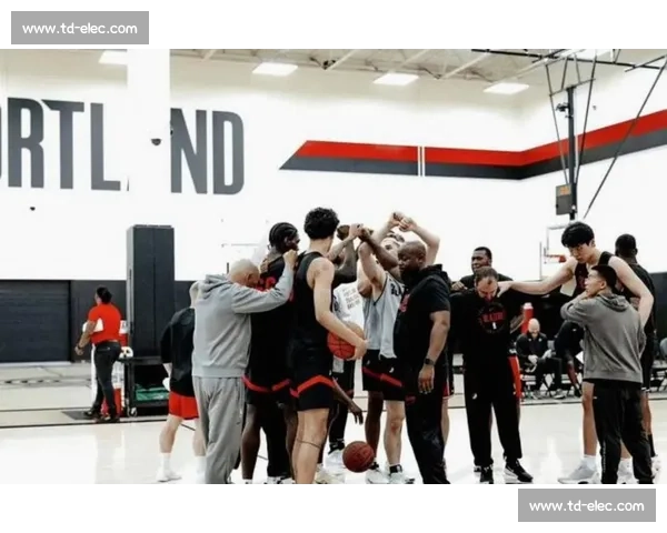 王仕鹏怒批杨瀚森:克林根全面占优!去发展联盟才是出路 王仕鹏怒批杨瀚森:克林根全面占优!去发展联盟才是出路